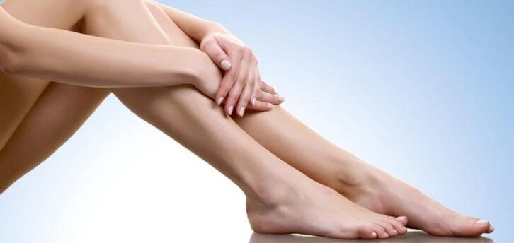 Gesunde weibliche Beine